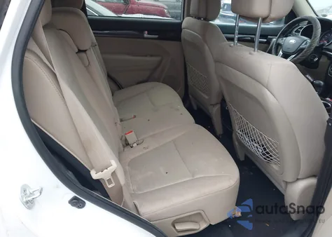 2015 Kia Sorento Lx z USA, uszkodzony, nr VIN 5XYKTCA61FG650057